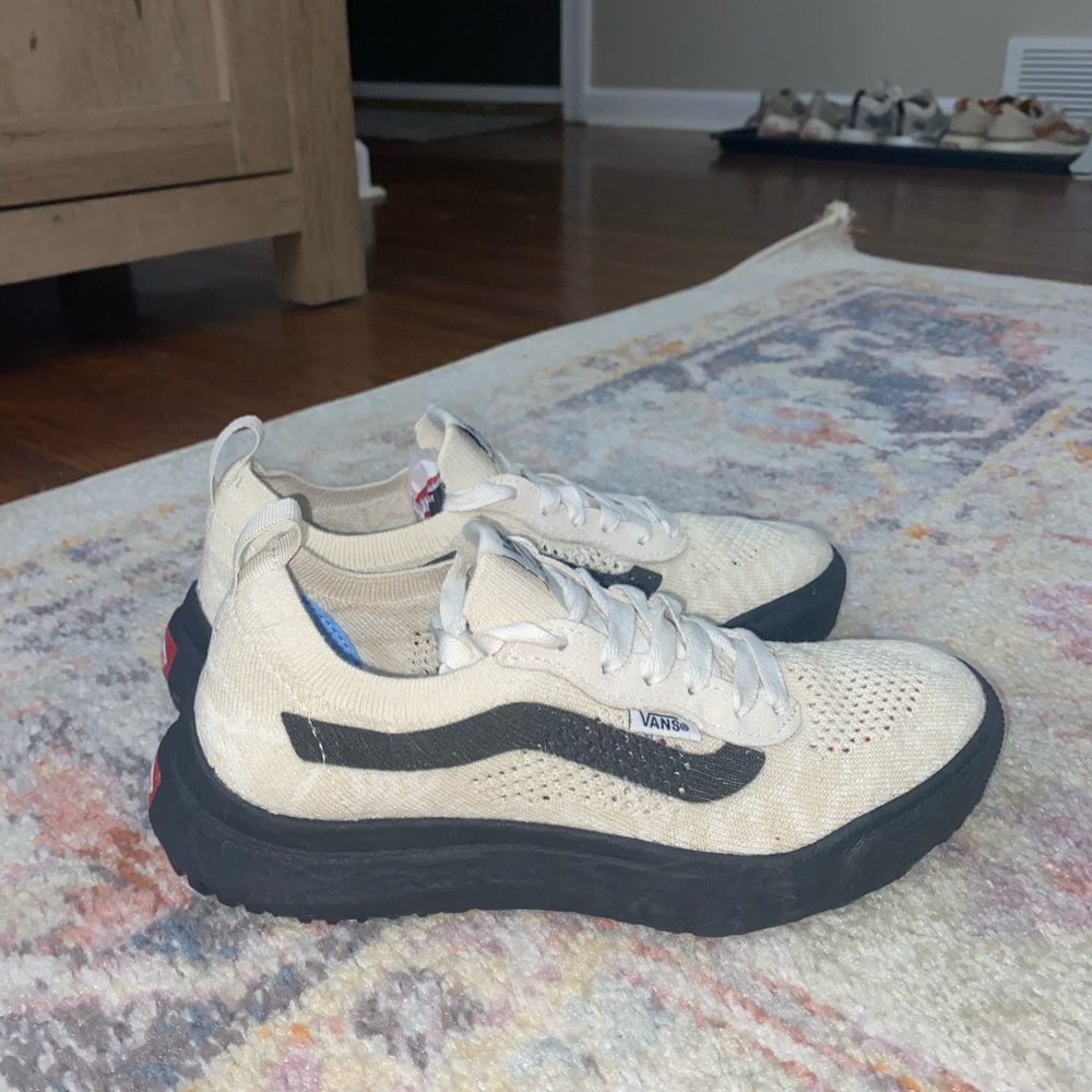 Vans VR3 Turtledove White with Black Sole - woman’s Size 7